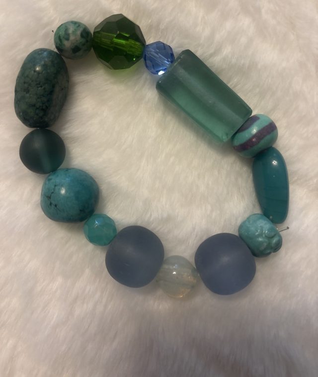 Chunky turquoise and blue beaded bracelet